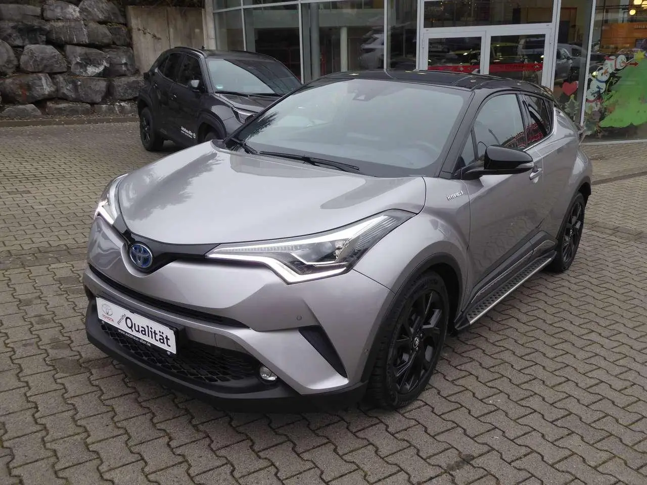 Photo 1 : Toyota C-hr 2017 Hybrid