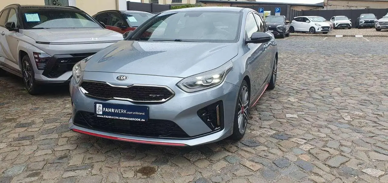 Photo 1 : Kia Proceed 2020 Petrol