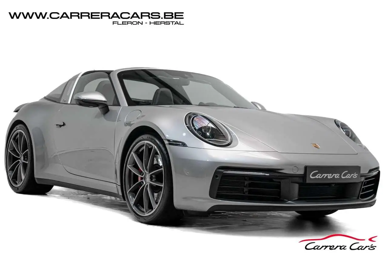 Photo 1 : Porsche 992 2021 Essence