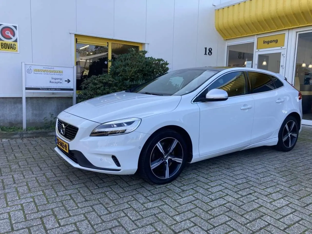 Photo 1 : Volvo V40 2019 Diesel