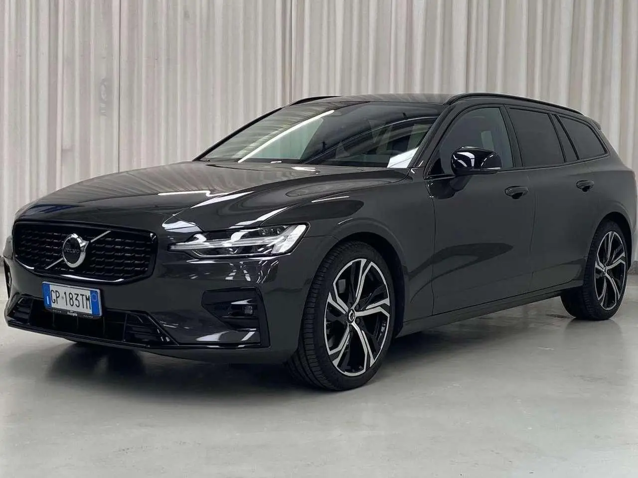 Photo 1 : Volvo V60 2023 Hybride