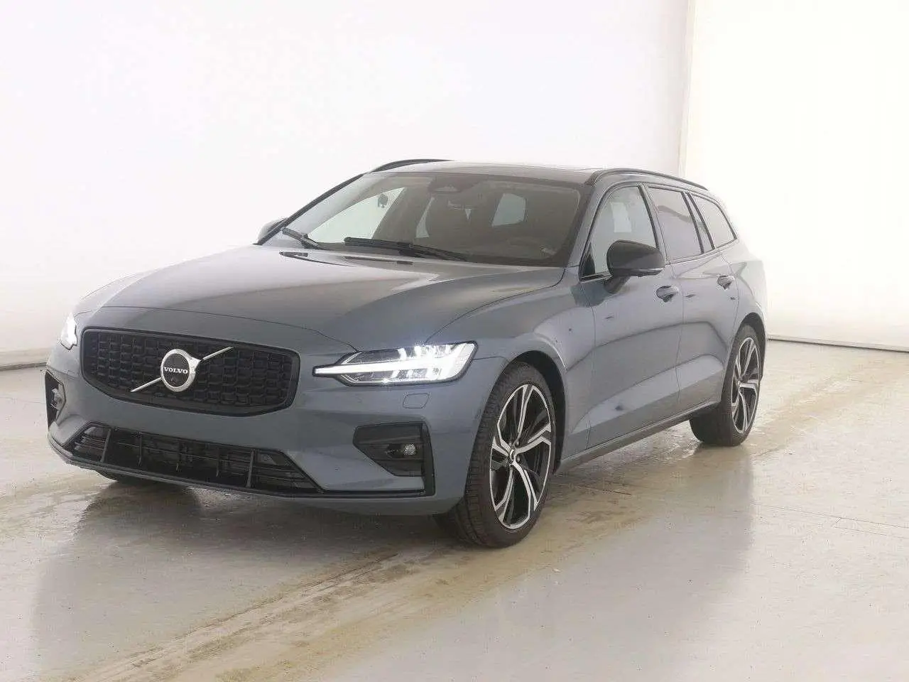 Photo 1 : Volvo V60 2024 Diesel