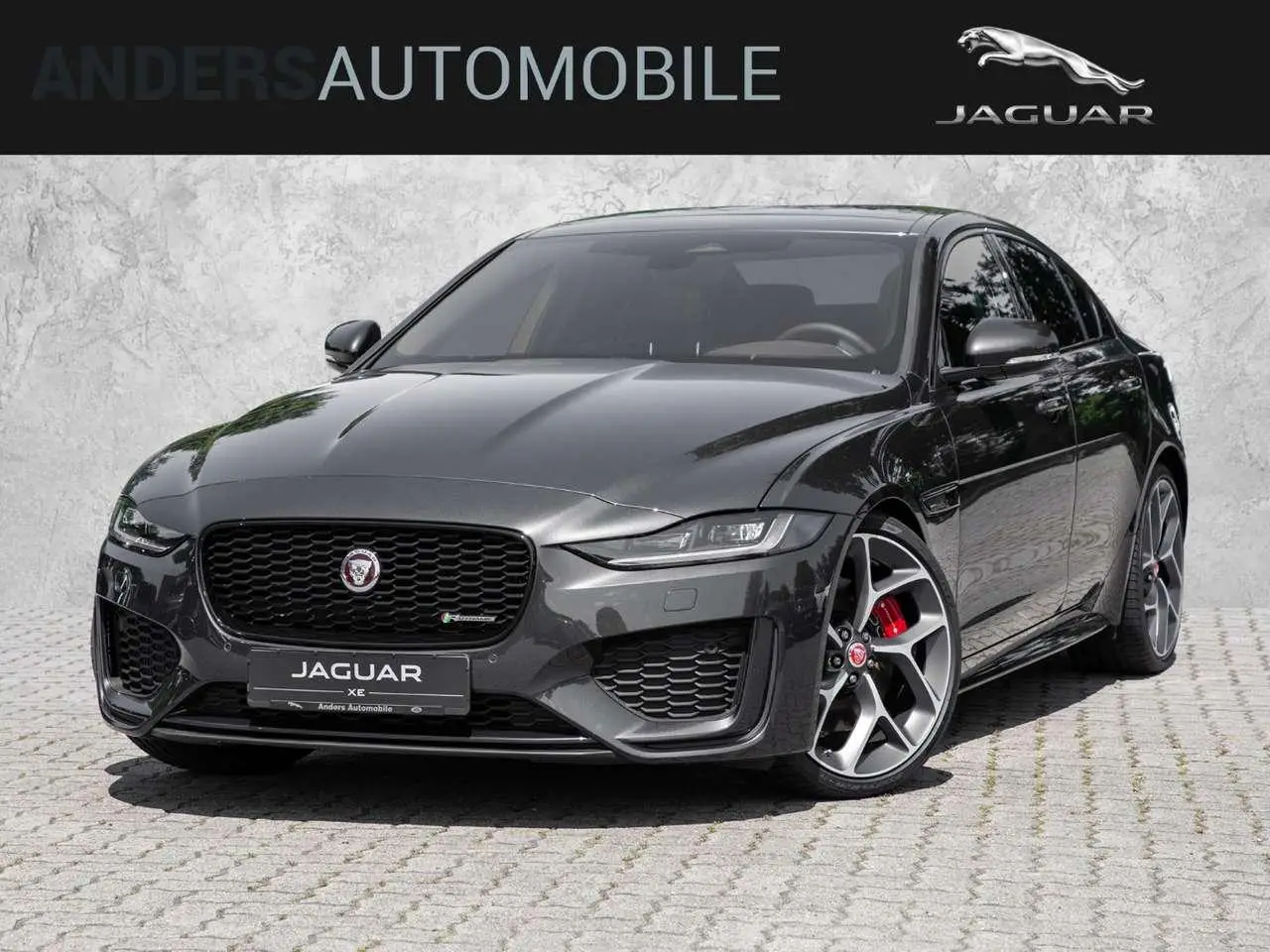 Photo 1 : Jaguar Xe 2023 Essence