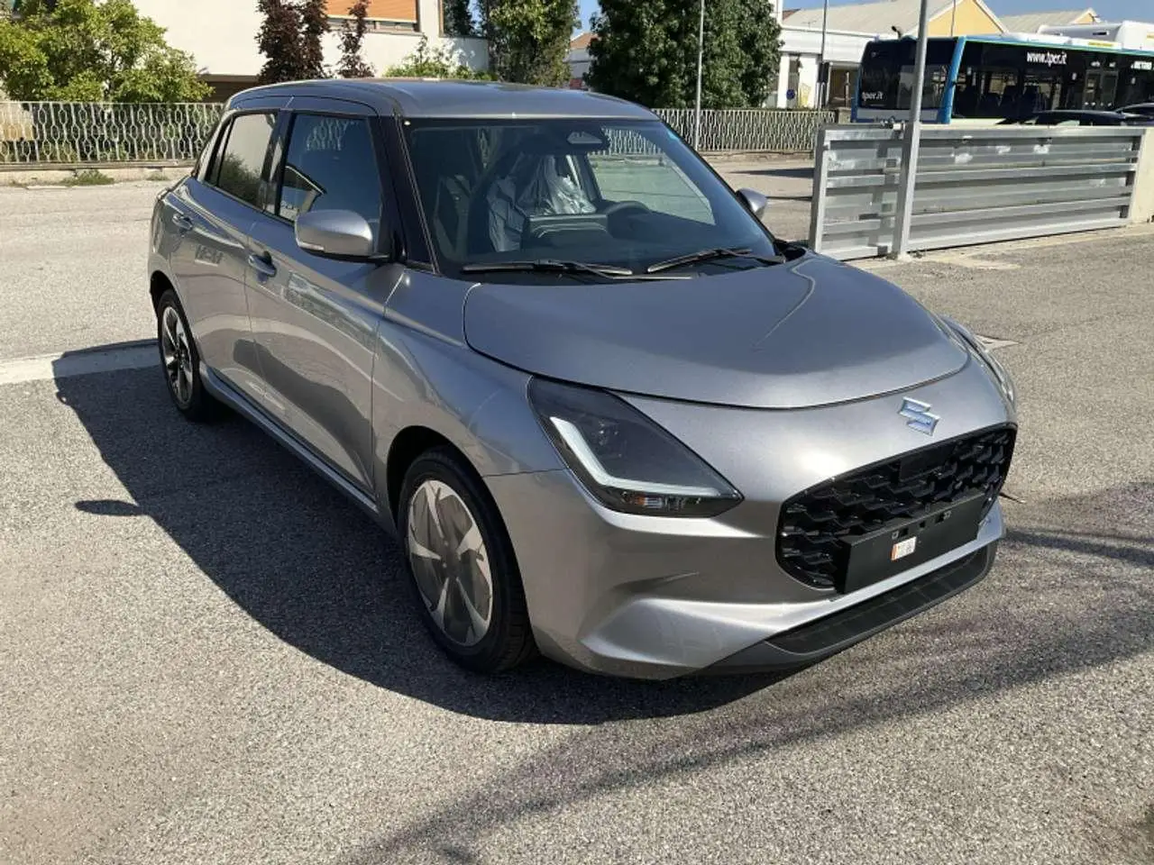 Photo 1 : Suzuki Swift 2024 Hybride