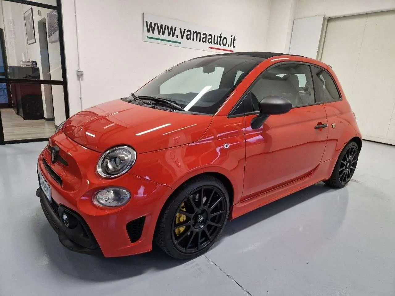 Photo 1 : Abarth 695 2023 Essence