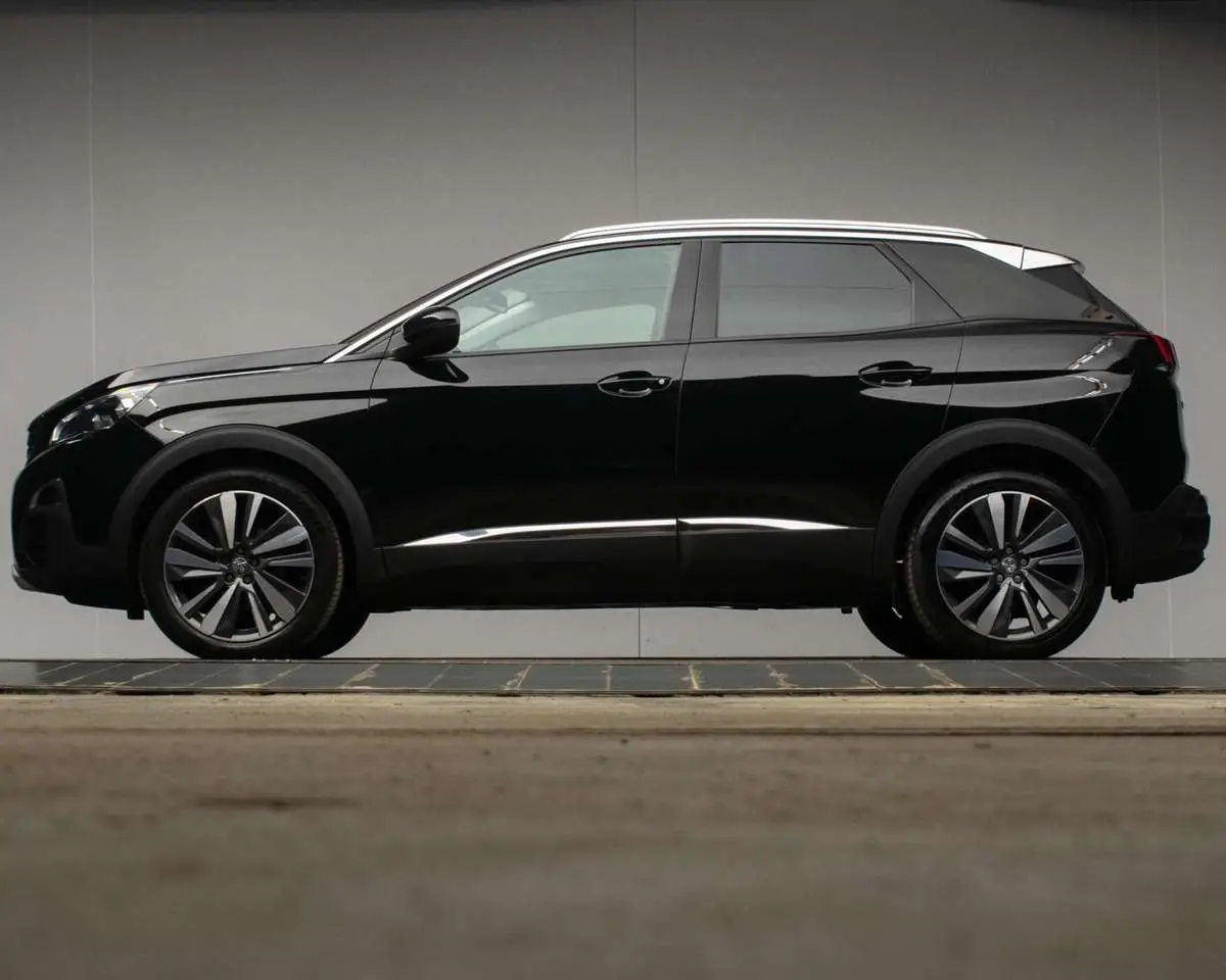 Photo 1 : Peugeot 3008 2019 Essence