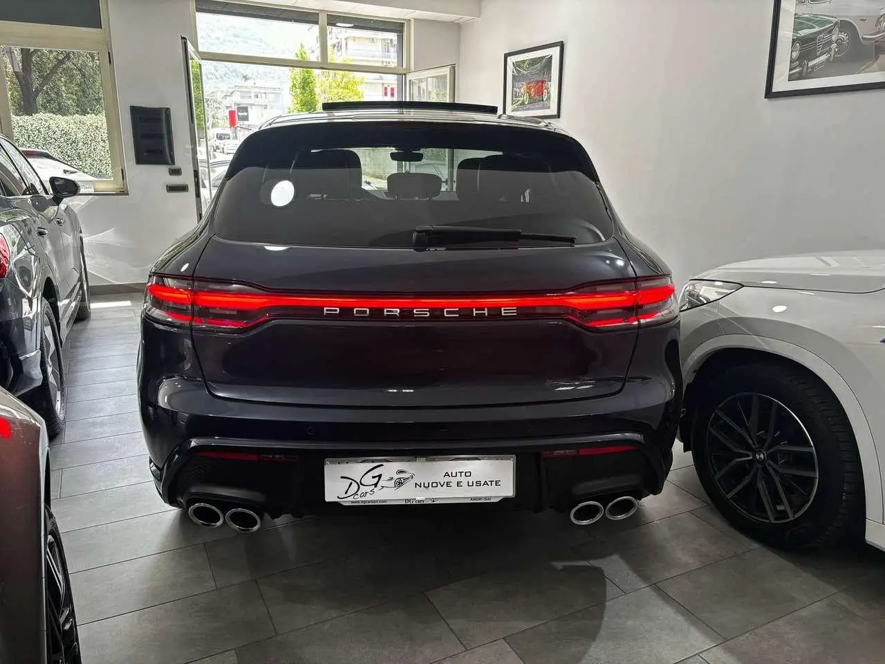 Photo 1 : Porsche Macan 2021 Essence