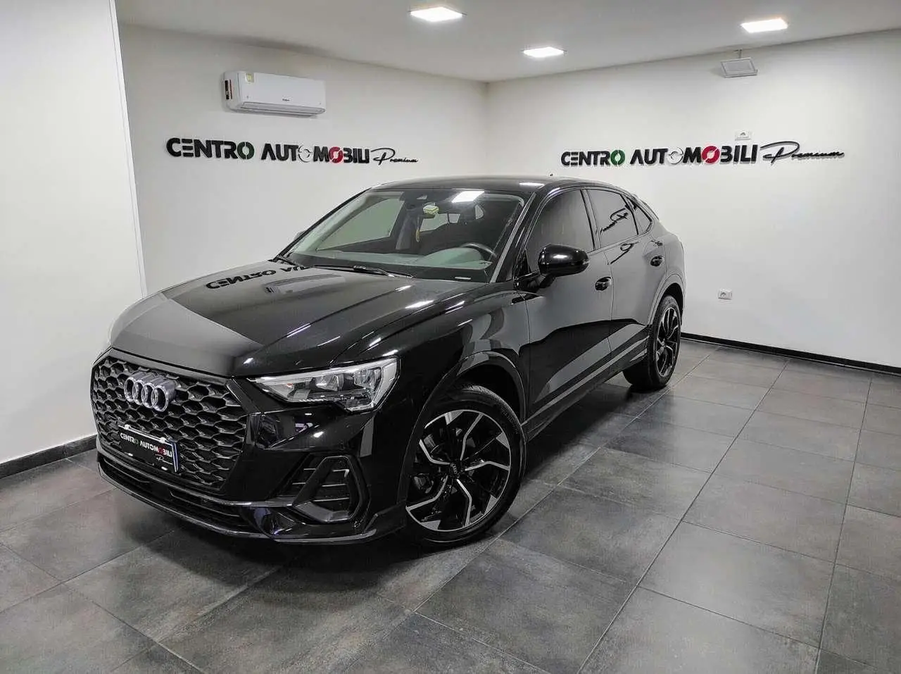 Photo 1 : Audi Q3 2021 Diesel