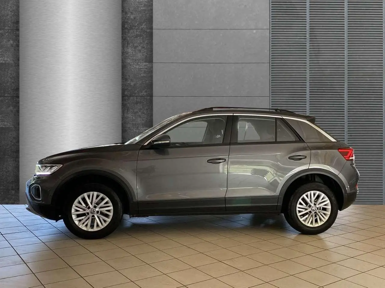 Photo 1 : Volkswagen T-roc 2022 Essence