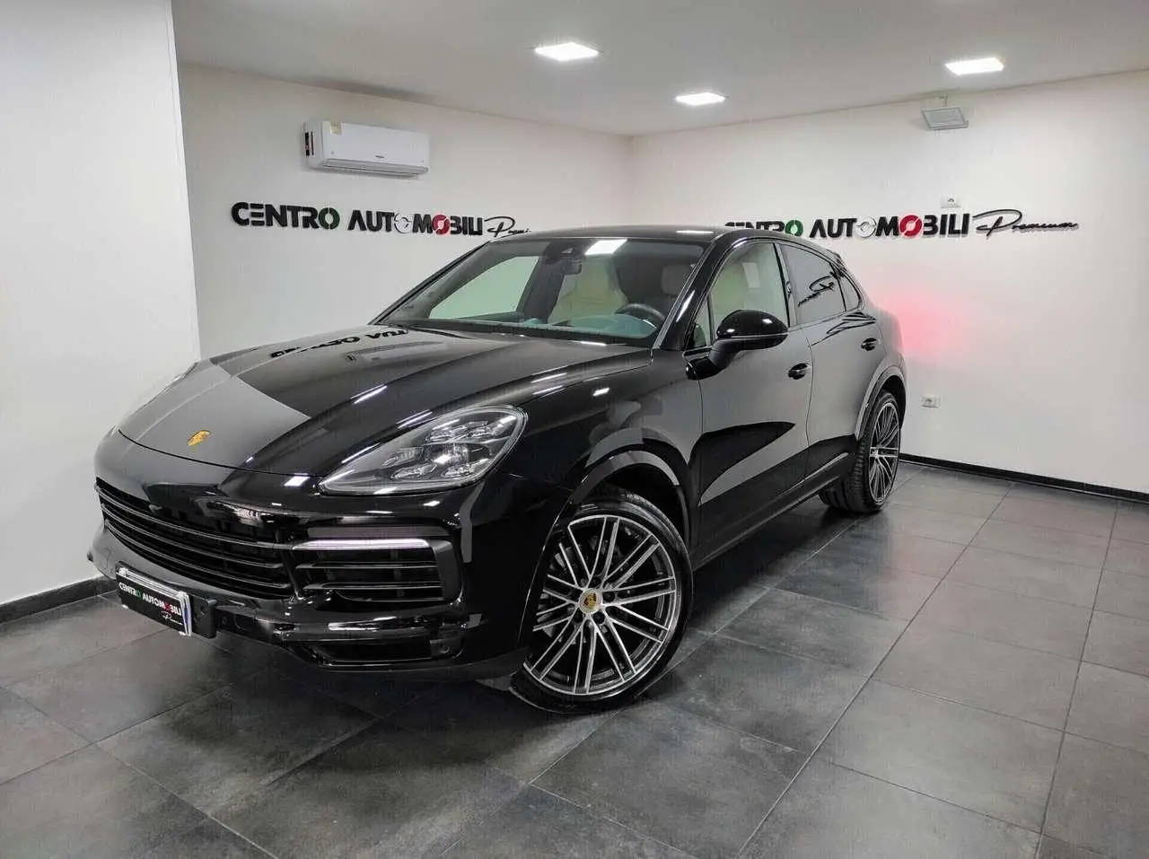 Photo 1 : Porsche Cayenne 2020 Essence