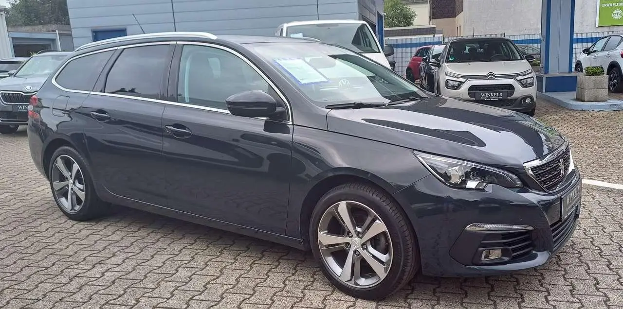 Photo 1 : Peugeot 308 2020 Essence