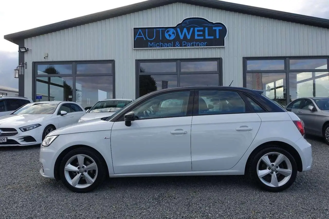 Photo 1 : Audi A1 2017 Petrol