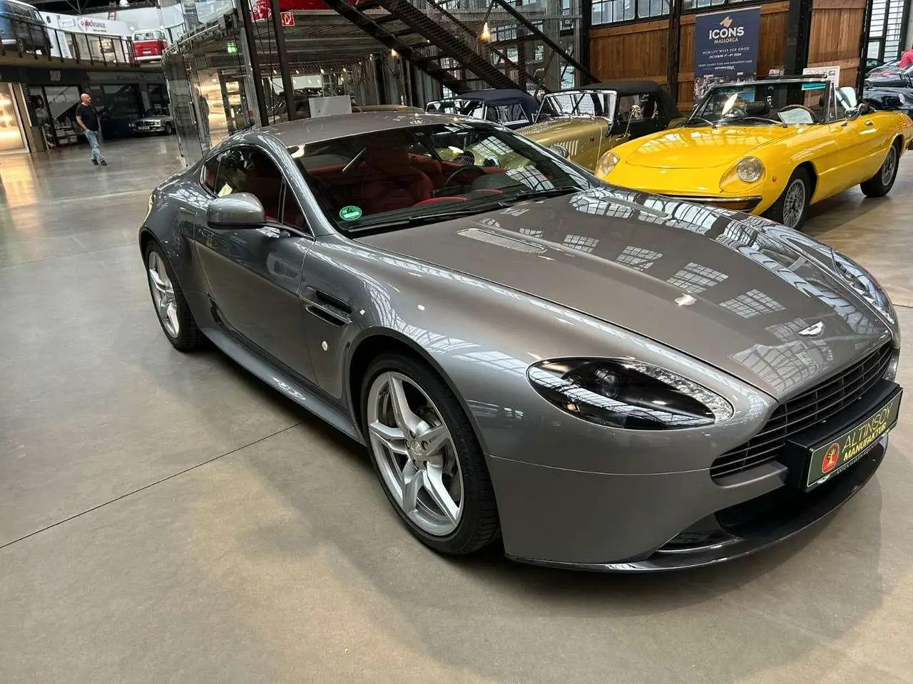 Photo 1 : Aston Martin V8 2018 Essence