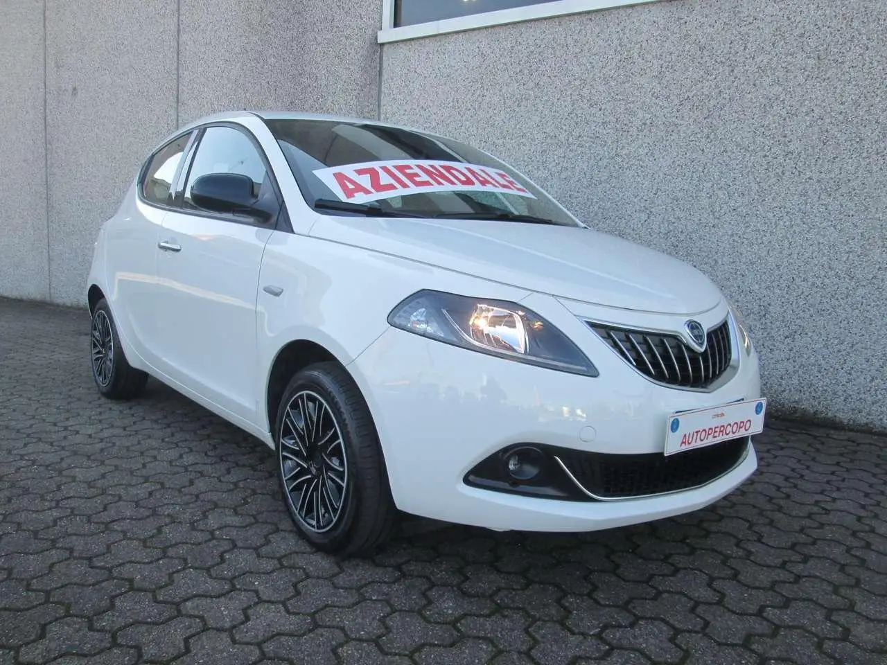 Photo 1 : Lancia Ypsilon 2023 Hybrid