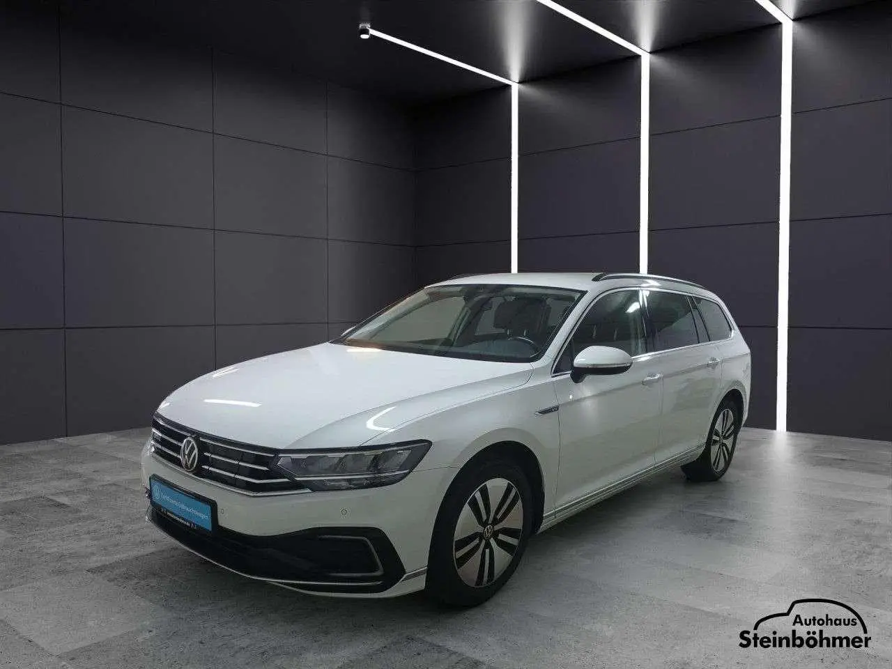 Photo 1 : Volkswagen Passat 2021 Hybride