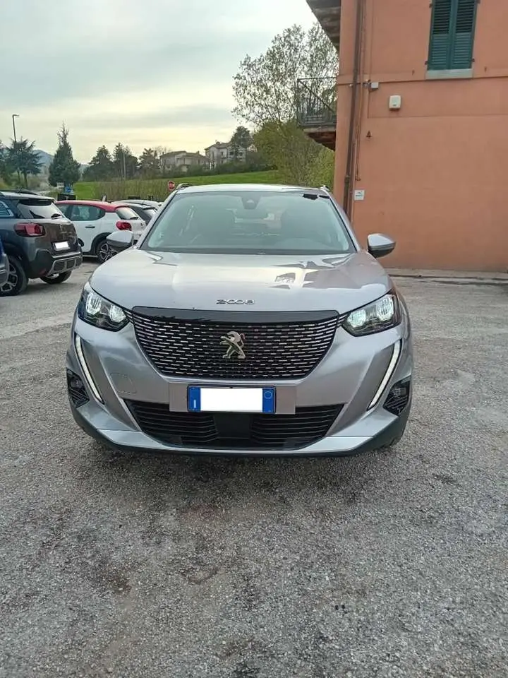 Photo 1 : Peugeot 2008 2021 Petrol