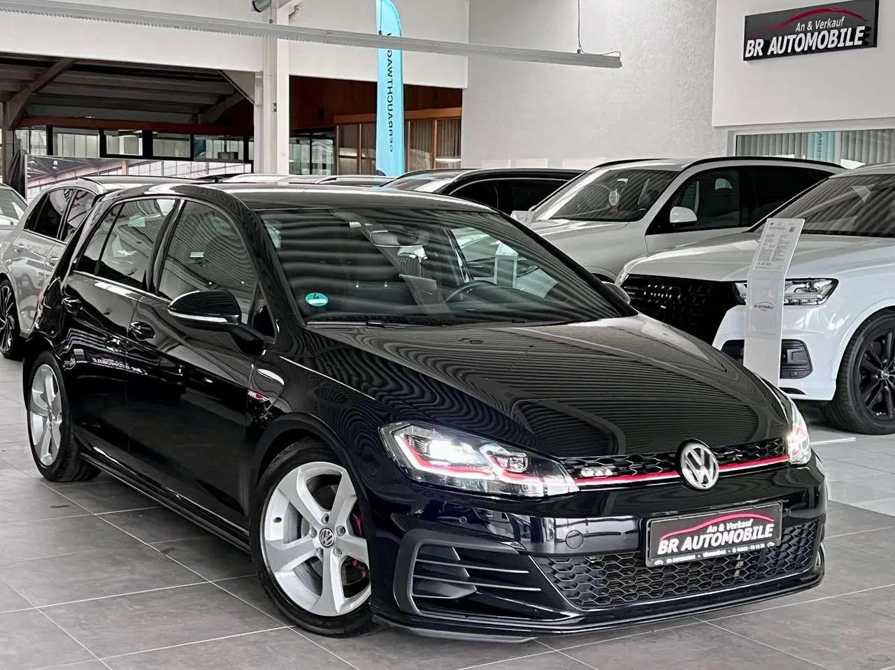 Photo 1 : Volkswagen Golf 2017 Petrol