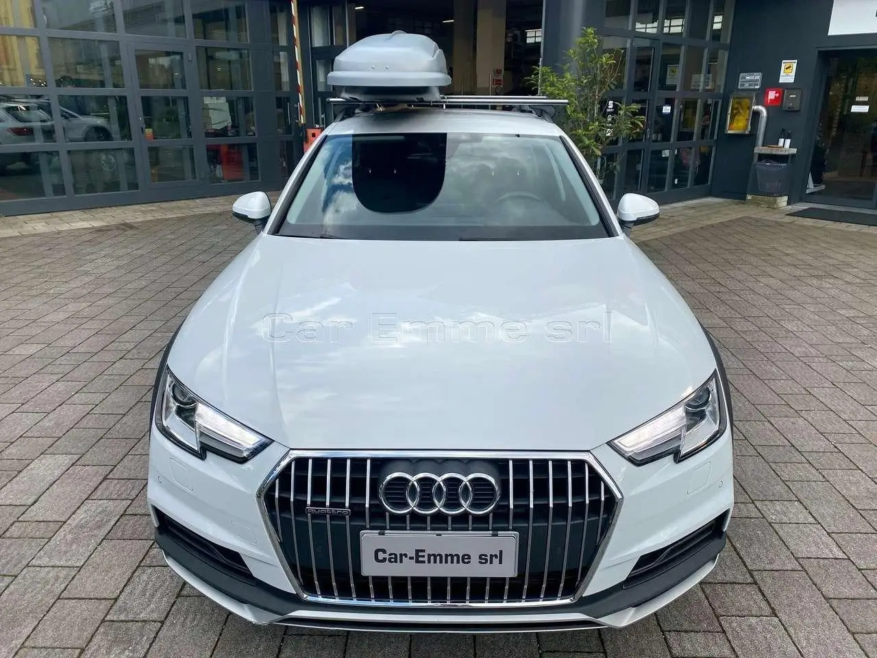 Photo 1 : Audi A4 2019 Petrol