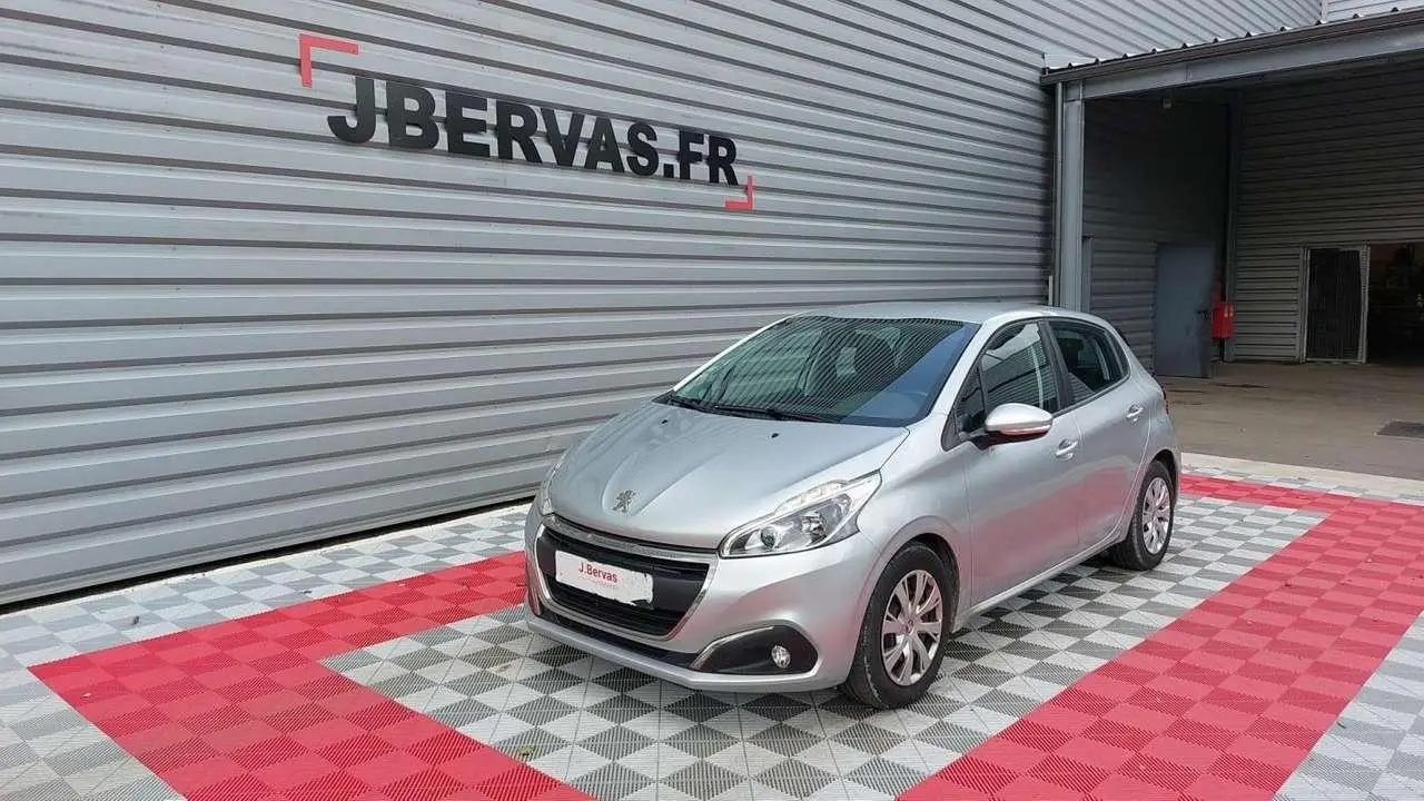 Photo 1 : Peugeot 208 2017 Diesel