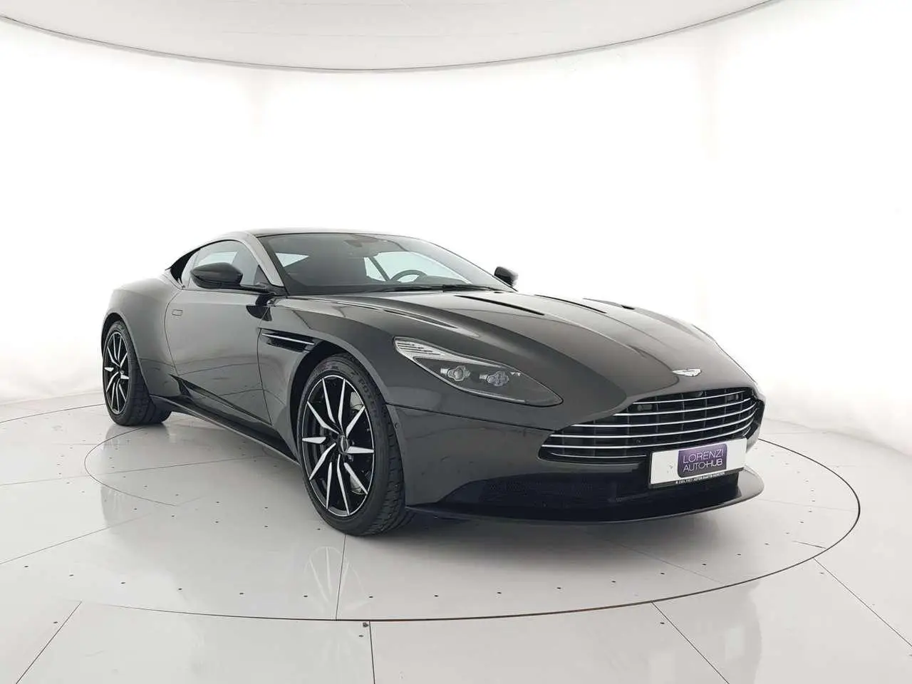 Photo 1 : Aston Martin Db11 2018 Petrol