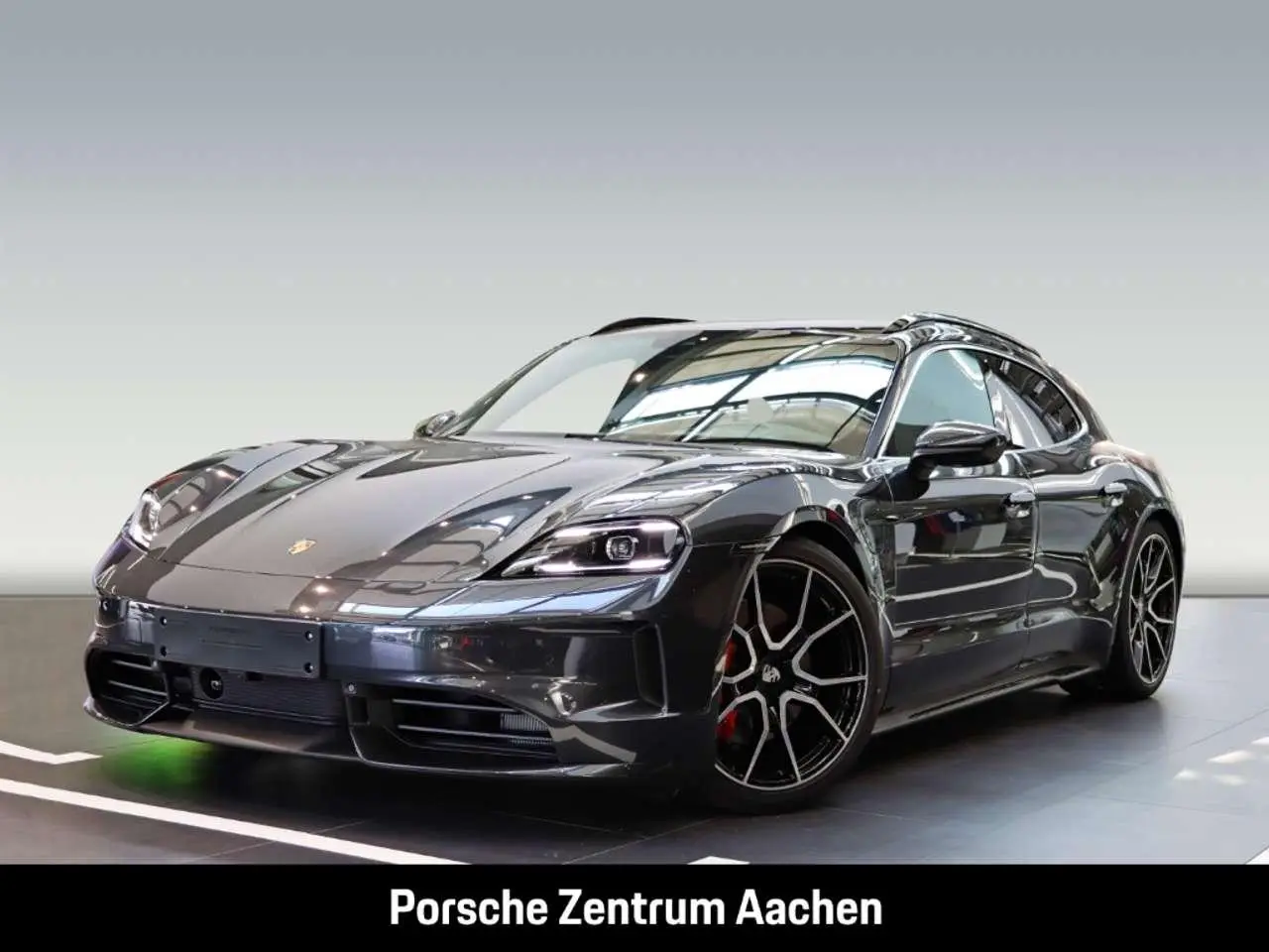 Photo 1 : Porsche Taycan 2024 Electric