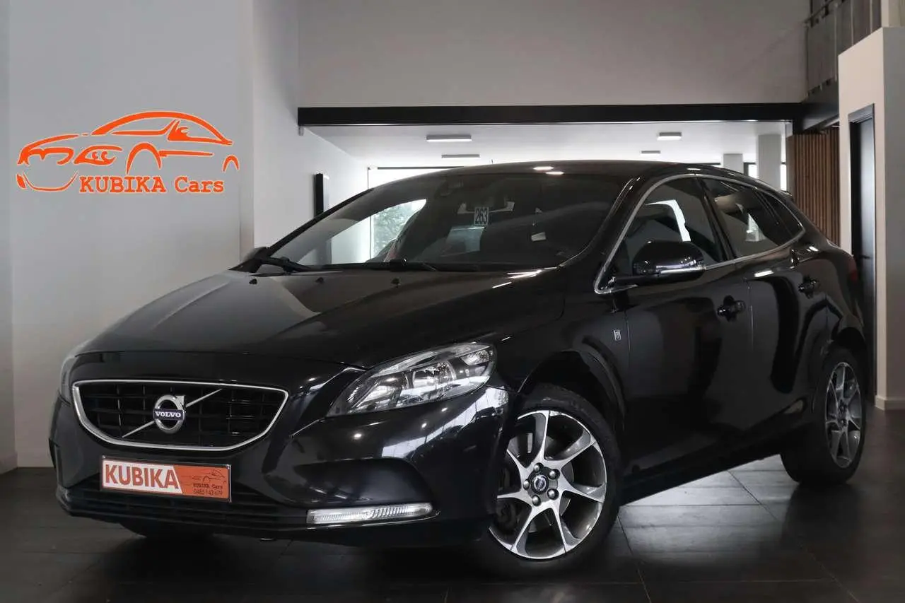 Photo 1 : Volvo V40 2016 Diesel