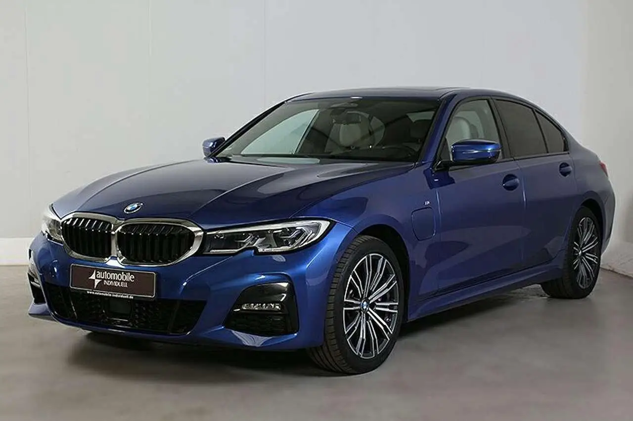 Photo 1 : Bmw Serie 3 2019 Hybrid