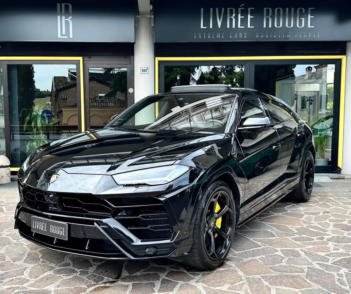 Photo 1 : Lamborghini Urus 2021 Essence