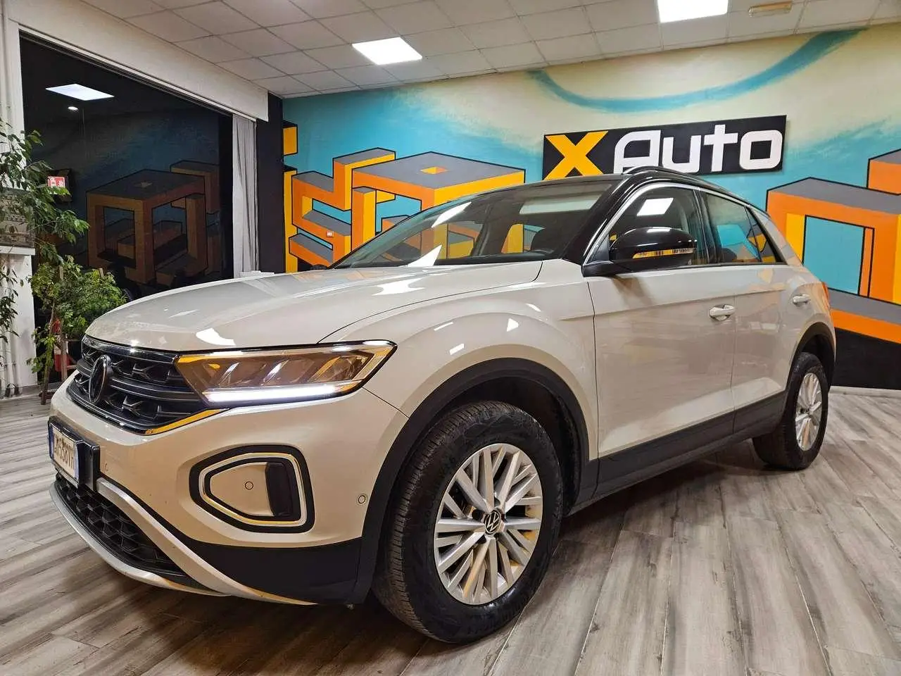 Photo 1 : Volkswagen T-roc 2023 Petrol