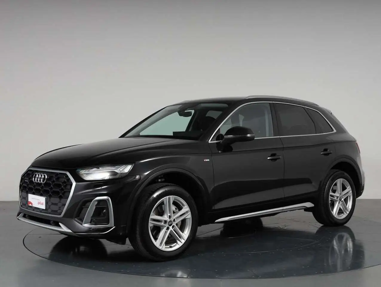 Photo 1 : Audi Q5 2023 Hybrid