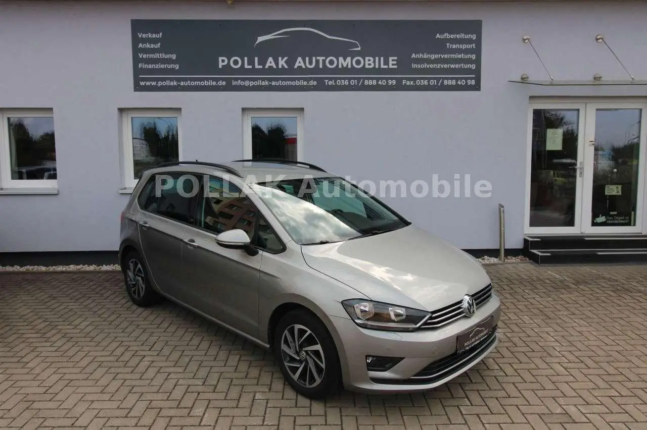 Photo 1 : Volkswagen Golf 2017 Petrol