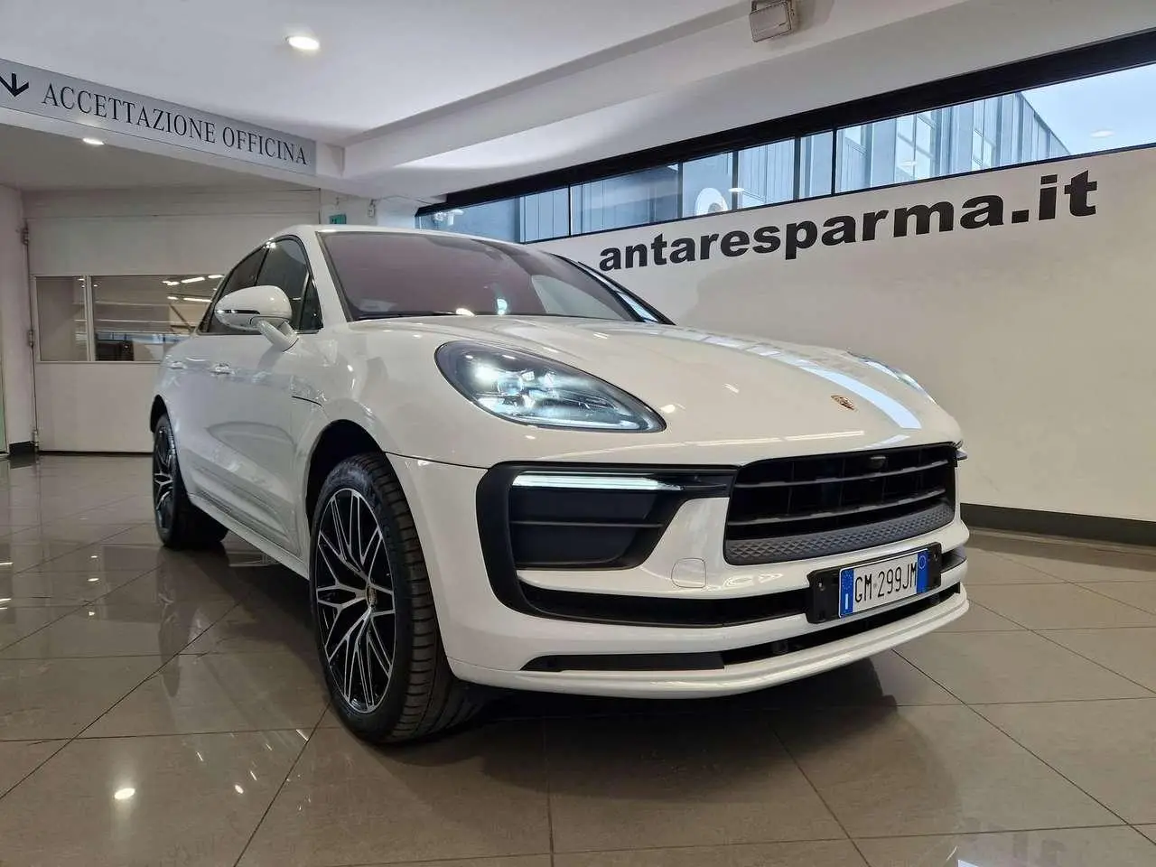 Photo 1 : Porsche Macan 2022 Essence