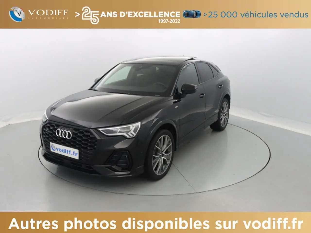 Photo 1 : Audi Q3 2019 Petrol