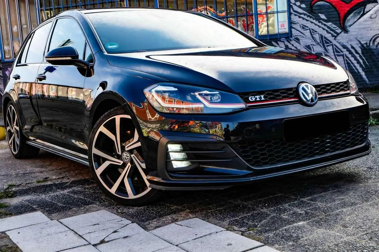 Photo 1 : Volkswagen Golf 2017 Petrol