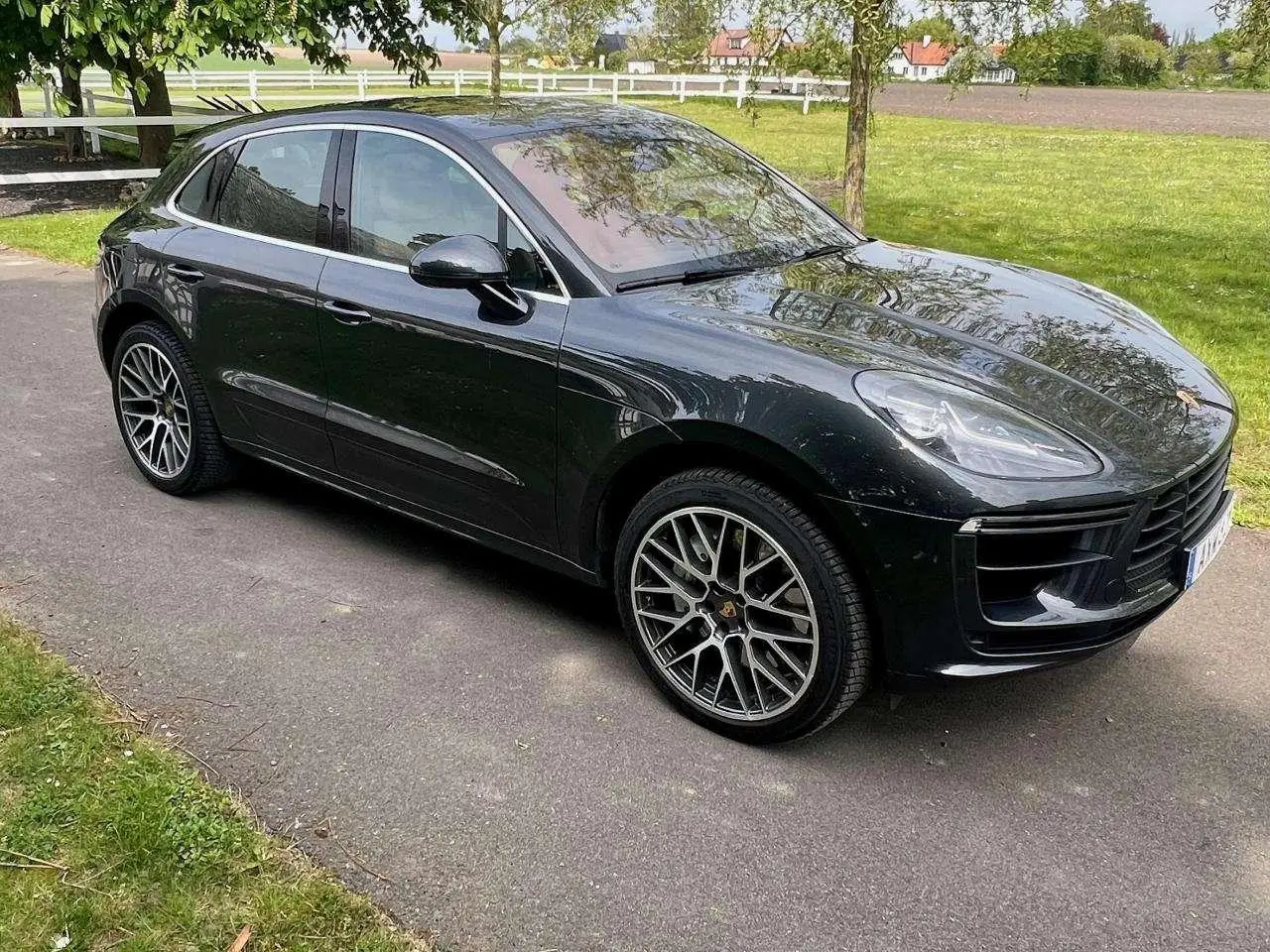 Photo 1 : Porsche Macan 2021 Petrol