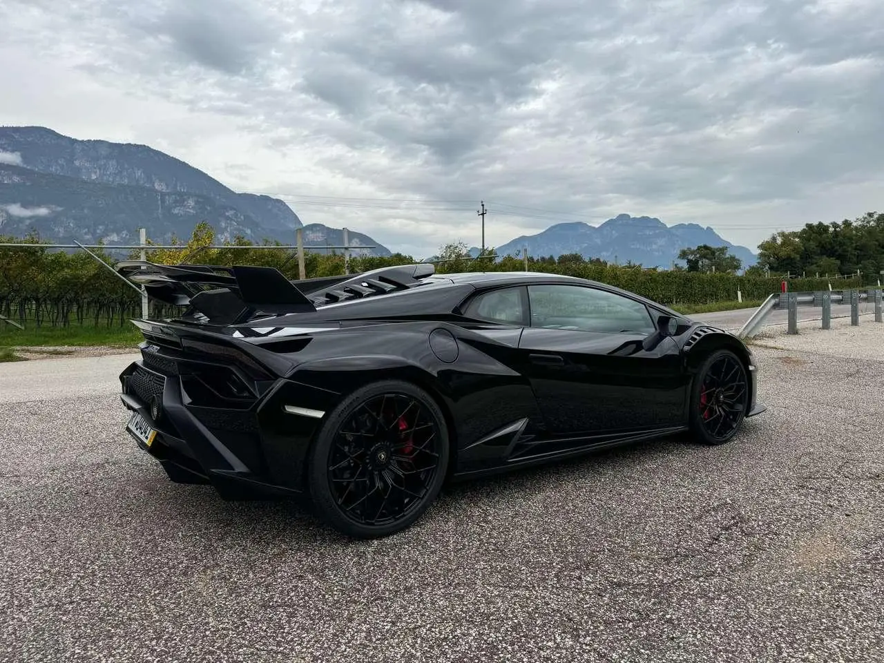 Photo 1 : Lamborghini Huracan 2022 Essence