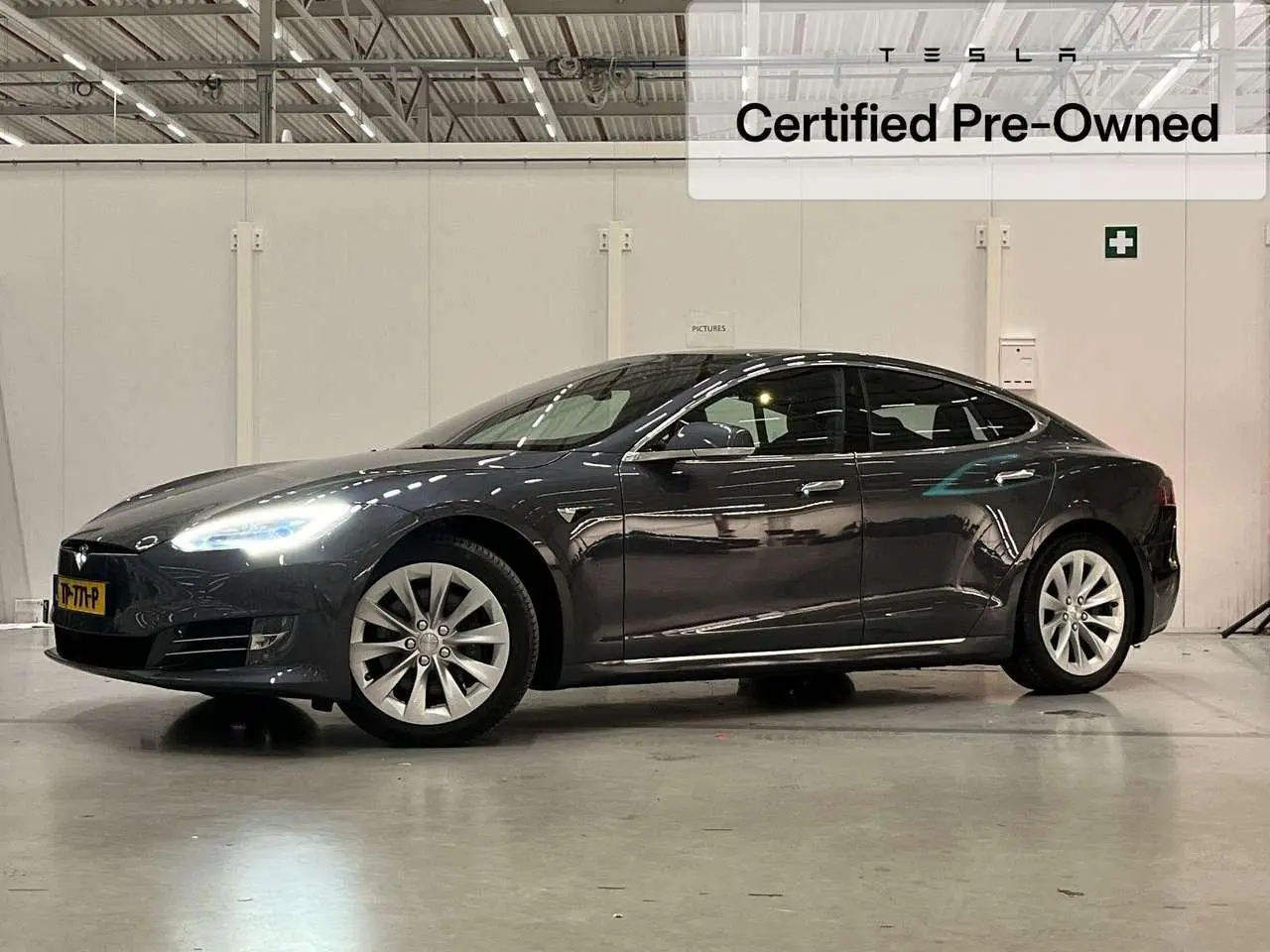 Photo 1 : Tesla Model S 2018 Électrique