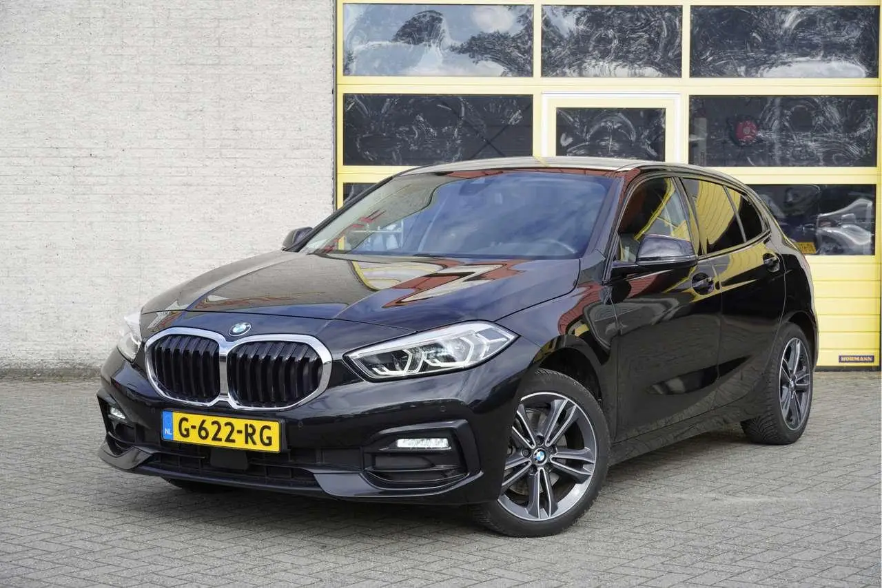 Photo 1 : Bmw Serie 1 2019 Petrol