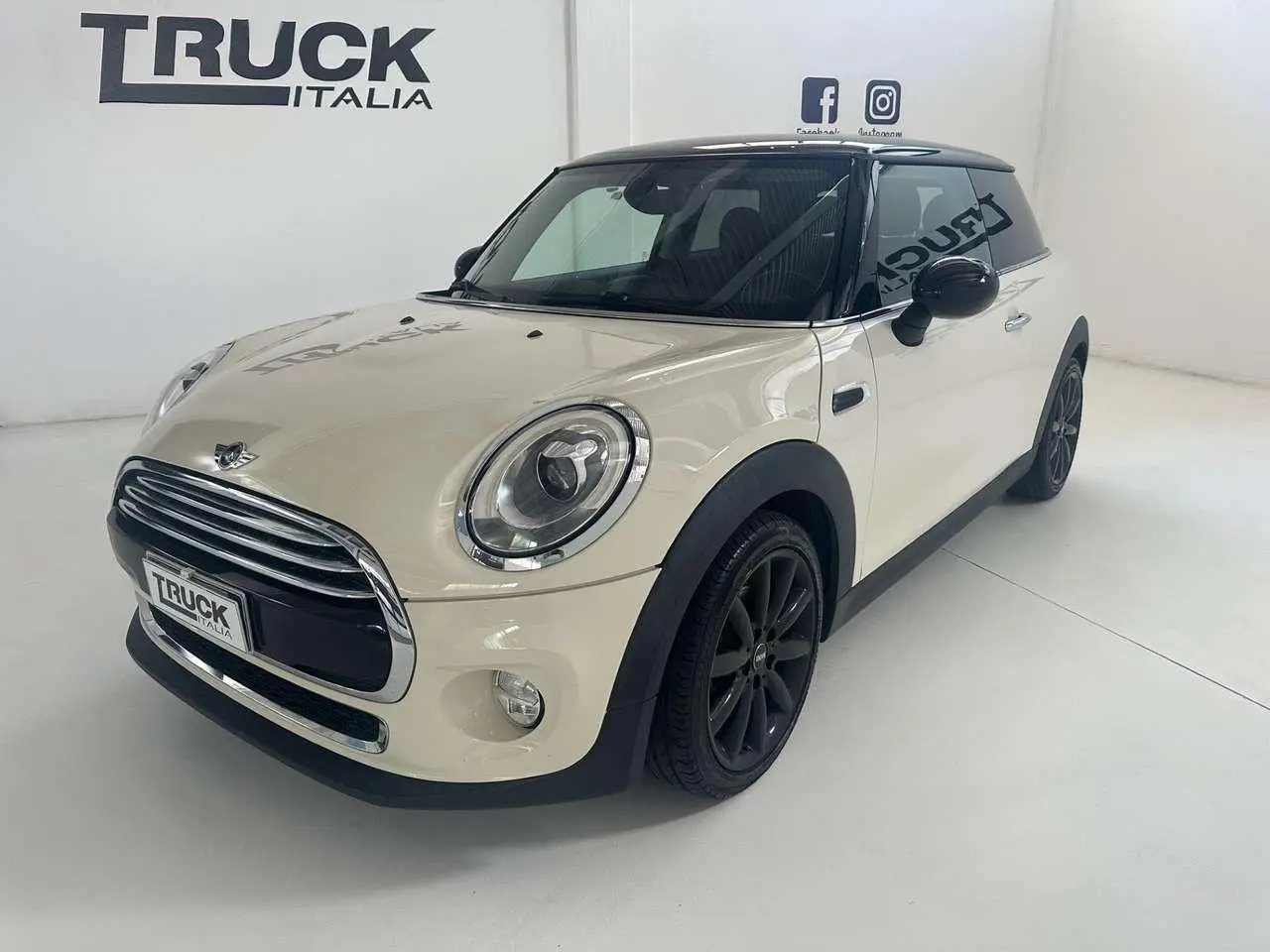 Photo 1 : Mini Cooper 2017 Diesel