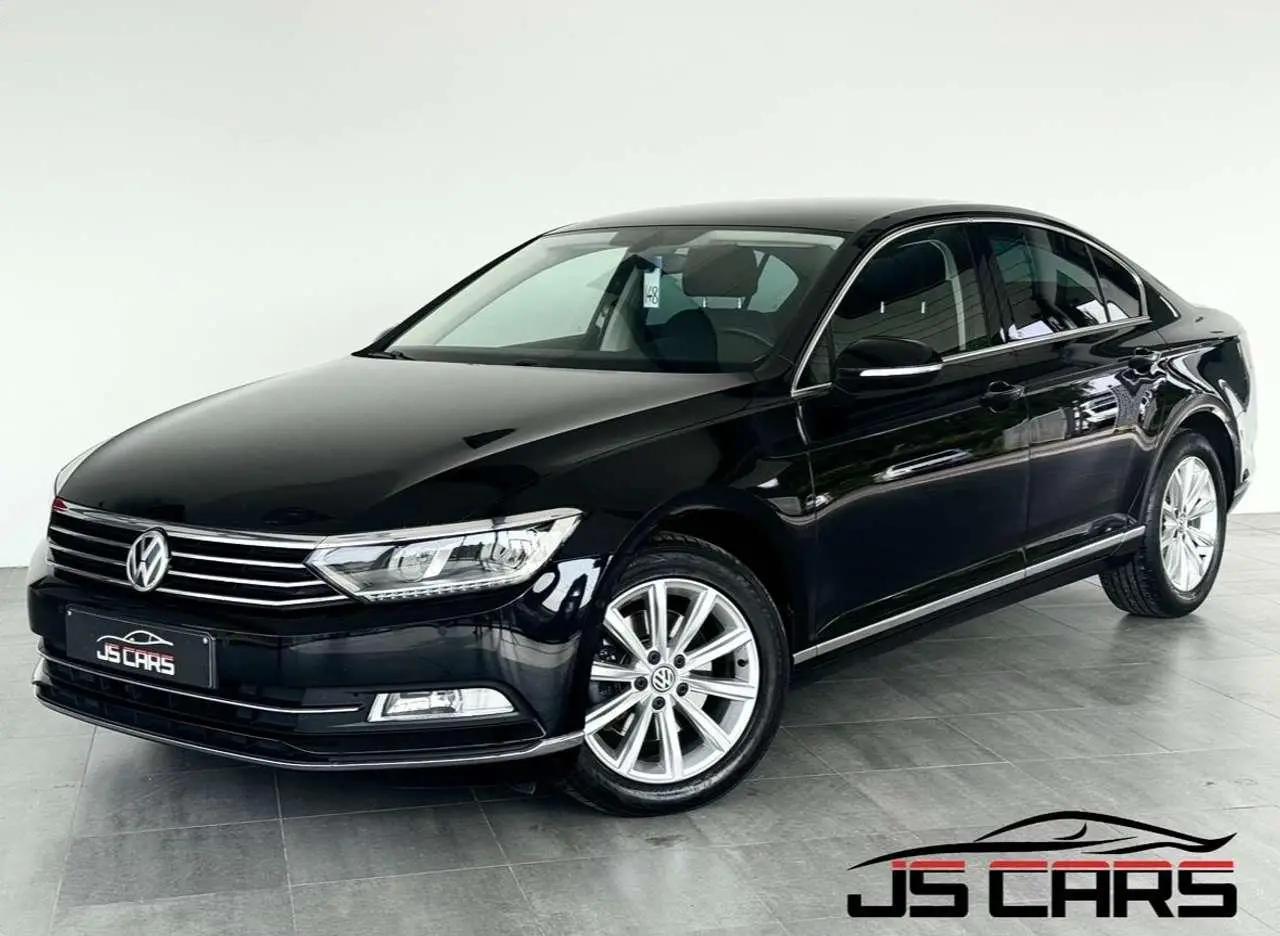 Photo 1 : Volkswagen Passat 2018 Diesel