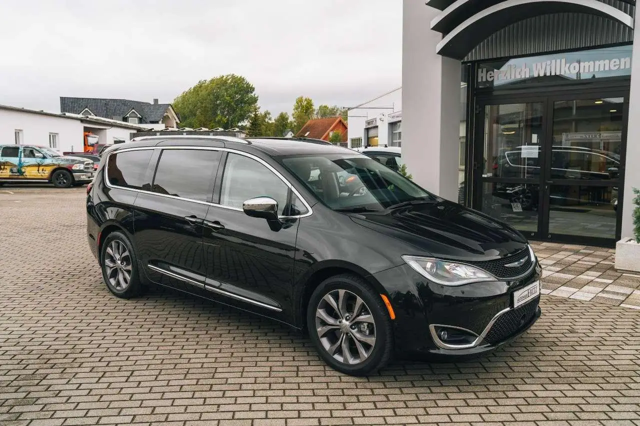 Photo 1 : Chrysler Pacifica 2019 Petrol