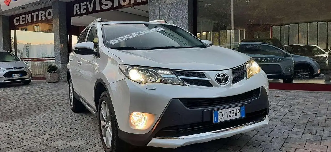 Photo 1 : Toyota Rav4 2015 Diesel