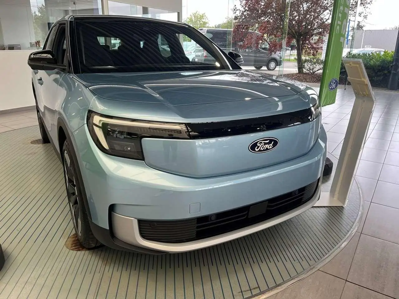 Photo 1 : Ford Explorer 2024 Electric