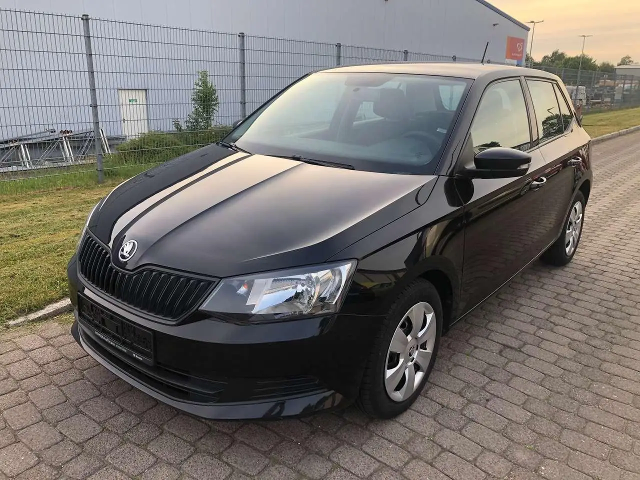 Photo 1 : Skoda Fabia 2017 Petrol