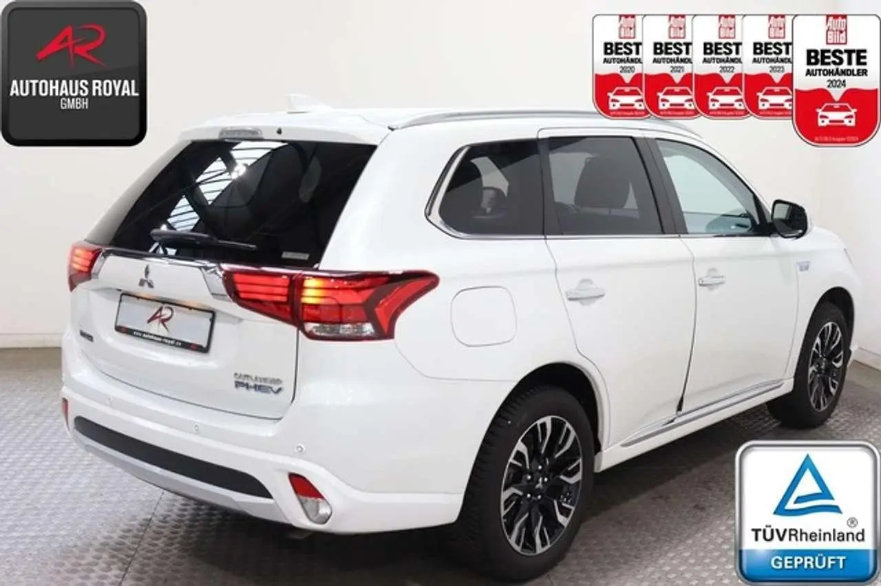 Photo 1 : Mitsubishi Outlander 2017 Petrol