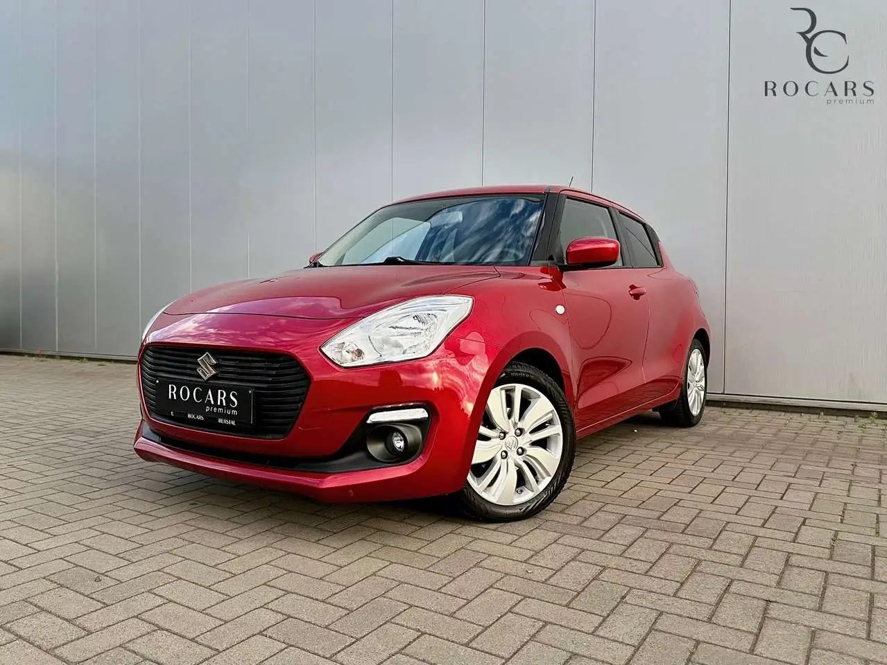 Photo 1 : Suzuki Swift 2017 Petrol