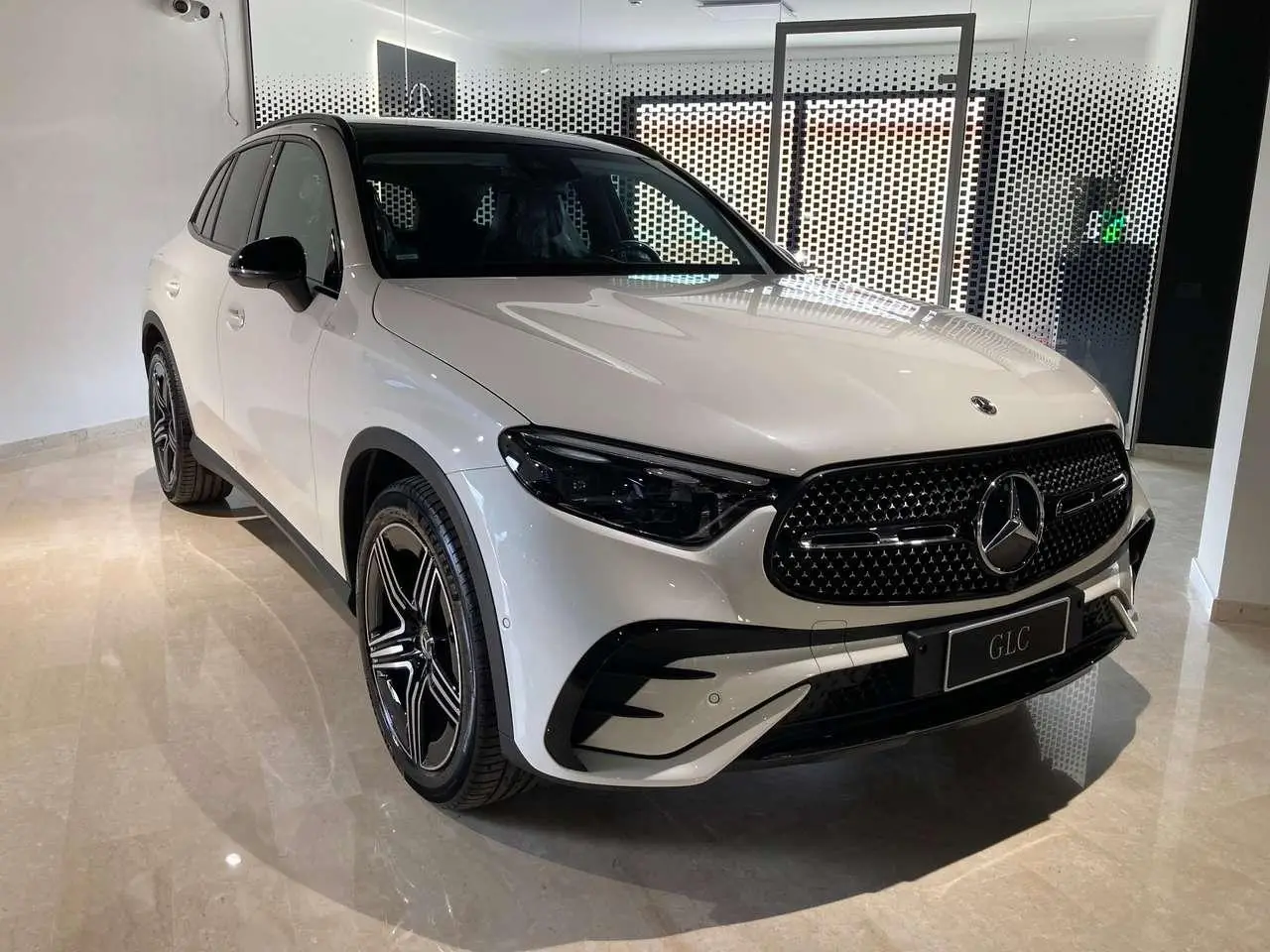 Photo 1 : Mercedes-benz Classe Glc 2023 Hybride