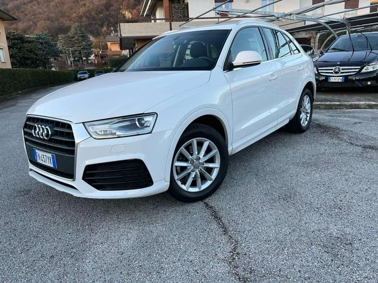 Photo 1 : Audi Q3 2018 Petrol