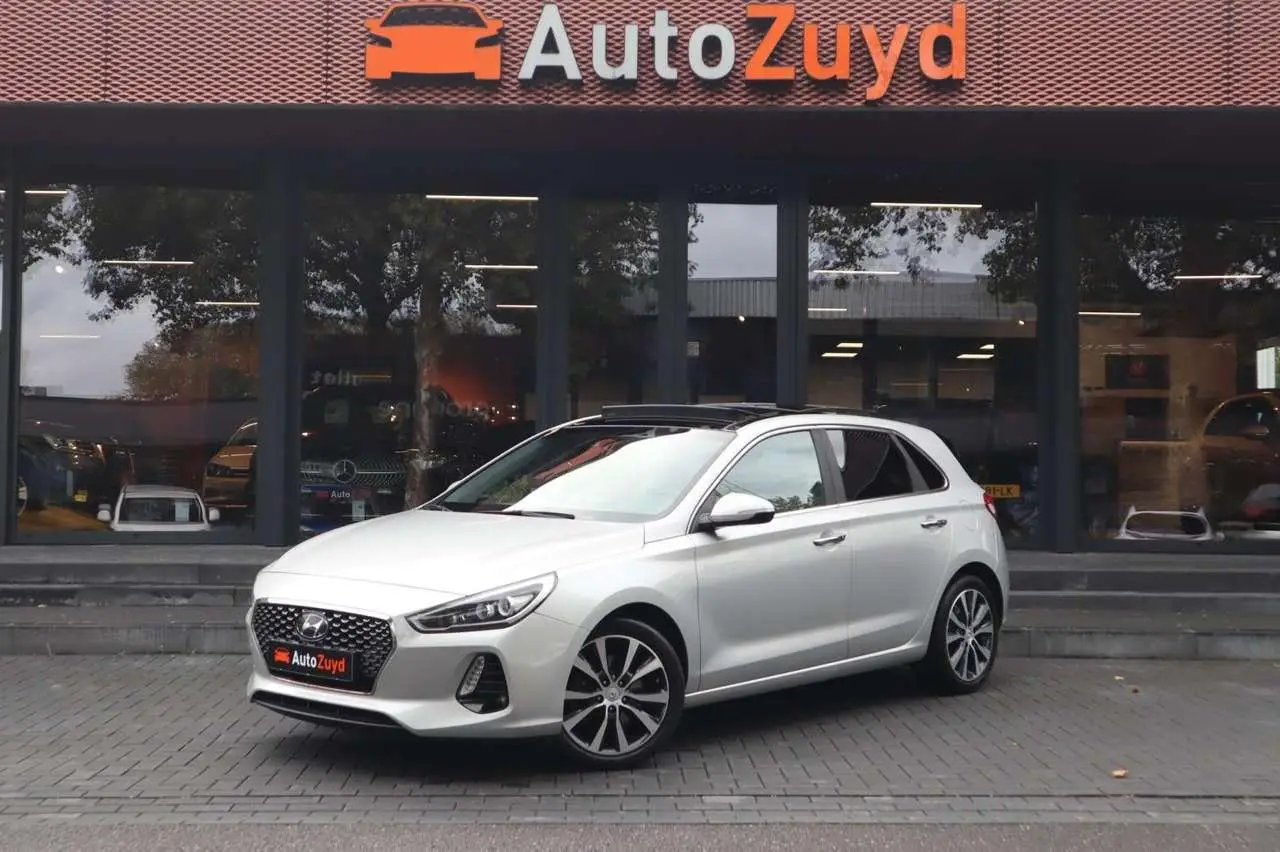 Photo 1 : Hyundai I30 2016 Petrol