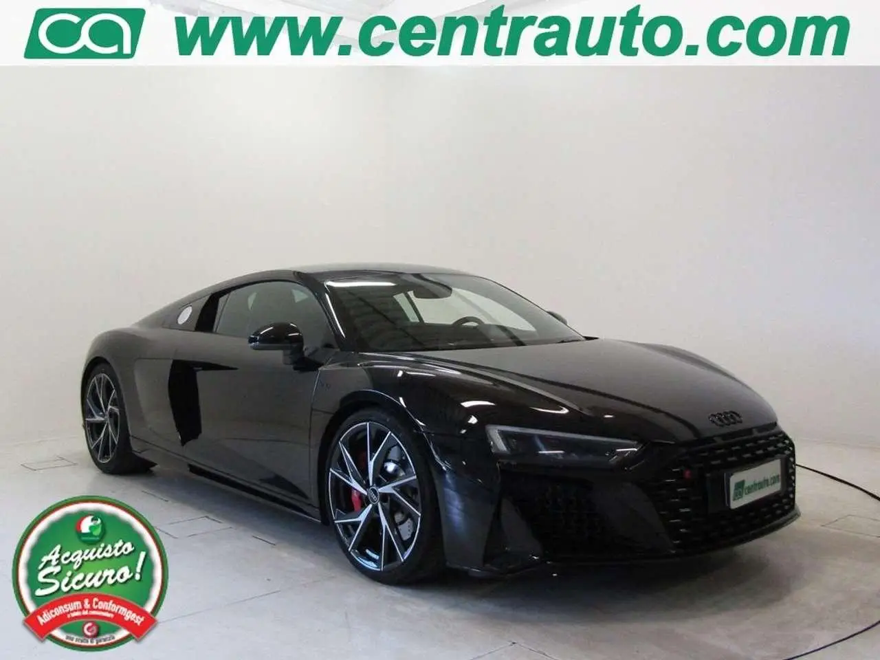 Photo 1 : Audi R8 2023 Petrol